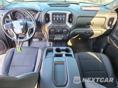Zdjęcie 8 z 12 samochodu: 2020 CHEVROLET SILVERADO K1500 RST VIN:1GCRYEEK9LZ252174 - miniatura