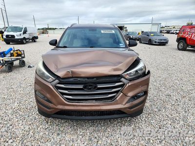 Piąte zdjęcie samochodu w środku: 2016 HYUNDAI TUCSON SE VIN:KM8J33A47GU212049 - miniatura