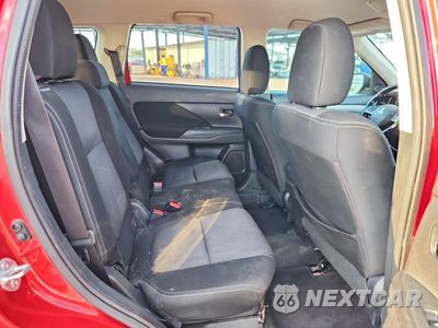 Zdjęcie 11 z 13 samochodu: 2016 MITSUBISHI OUTLANDER ES VIN:JA4AD2A33GZ000118 - miniatura