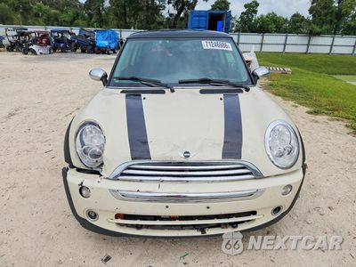Piąte zdjęcie samochodu w środku: 2005 MINI COOPER VIN:WMWRC33425TC56323 - miniatura
