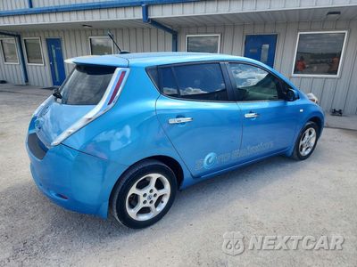Trzecie zdjęcie samochodu z tyłu: 2011 NISSAN LEAF SV VIN:JN1AZ0CP7BT005767 - miniatura