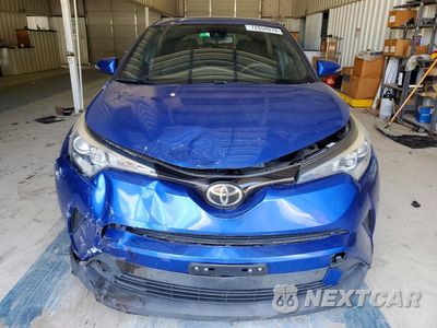 Piąte zdjęcie samochodu w środku: 2018 TOYOTA C-HR XLE VIN:NMTKHMBX9JR018187 - miniatura