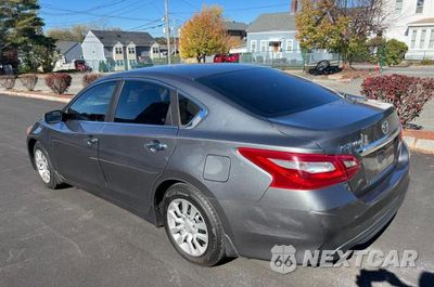 Trzecie zdjęcie samochodu z tyłu: 2018 NISSAN ALTIMA 2.5 VIN:1N4AL3AP1JC475610 - miniatura