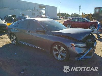 Czwarte zdjęcie samochodu z boku: 2018 HONDA ACCORD TOURING VIN:1HGCV1F97JA062521 - miniatura