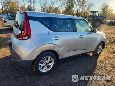 Trzecie zdjęcie samochodu z tyłu: 2021 KIA SOUL S VIN:KNDJ23AU6M7772341 - miniatura