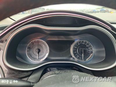 Zdjęcie 9 z 12 samochodu: 2015 CHRYSLER 200 C VIN:1C3CCCCBXFN584958 - miniatura