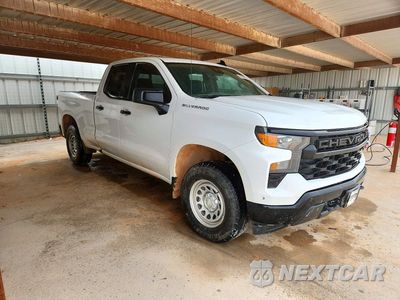 Czwarte zdjęcie samochodu z boku: 2023 CHEVROLET SILVERADO K1500 VIN:1GCRDAED5PZ139589 - miniatura