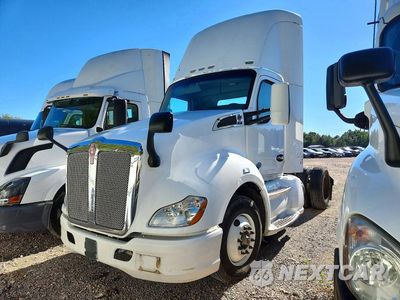 2015 KENWORTH T680 SEMI TRUCK 1XKYA48X6FJ462482 - główne zdjęcie licytacji z USA - miniatura