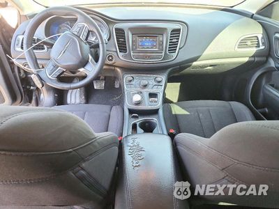 Zdjęcie 8 z 12 samochodu: 2016 CHRYSLER 200 LIMITED VIN:1C3CCCAB6GN145163 - miniatura