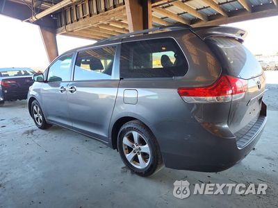 Drugie zdjęcie samochodu z przodu: 2013 TOYOTA SIENNA LE VIN:5TDKK3DC4DS332602 - miniatura