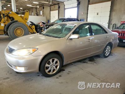 2005 TOYOTA CAMRY XLE 4T1BE32K75U974371 - główne zdjęcie licytacji z USA - miniatura
