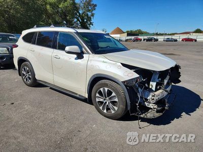 Czwarte zdjęcie samochodu z boku: 2021 TOYOTA HIGHLANDER XLE VIN:5TDGZRBH4MS135092 - miniatura