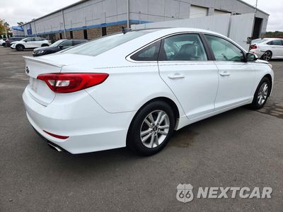 Trzecie zdjęcie samochodu z tyłu: 2017 HYUNDAI SONATA SE VIN:5NPE24AF5HH541103 - miniatura