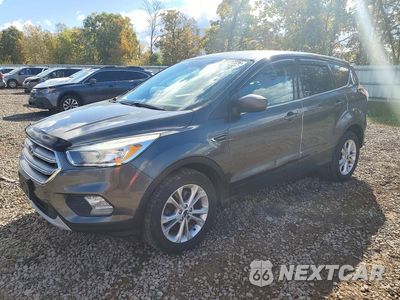 2017 FORD ESCAPE SE 1FMCU9GD2HUC75433 - główne zdjęcie licytacji z USA - miniatura