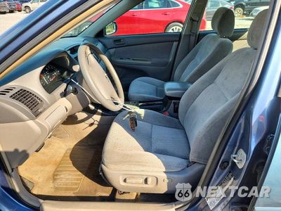Zdjęcie 7 z 12 samochodu: 2004 TOYOTA CAMRY LE V6 VIN:4T1BF32K64U576029 - miniatura