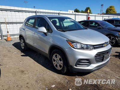 Czwarte zdjęcie samochodu z boku: 2018 CHEVROLET TRAX LS VIN:3GNCJKSBXJL174044 - miniatura