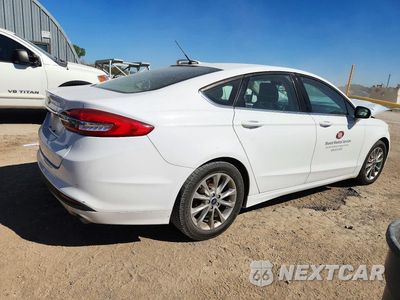 Trzecie zdjęcie samochodu z tyłu: 2017 FORD FUSION SE VIN:3FA6P0H70HR370373 - miniatura