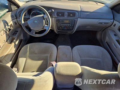 Zdjęcie 8 z 12 samochodu: 2004 FORD TAURUS VIN:1FAFP55U24A115655 - miniatura