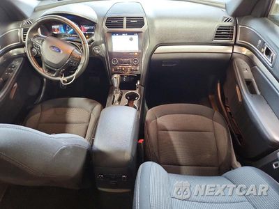 Zdjęcie 8 z 12 samochodu: 2019 FORD EXPLORER XLT VIN:1FM5K8D82KGA21730 - miniatura