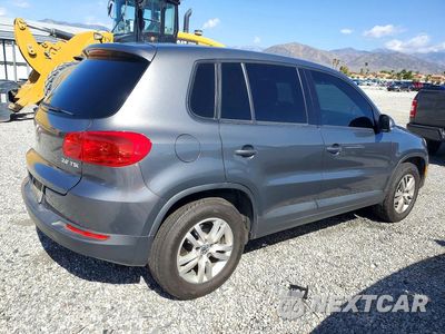 Trzecie zdjęcie samochodu z tyłu: 2013 VOLKSWAGEN TIGUAN S VIN:WVGAV3AXXDW592458 - miniatura