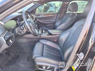 Zdjęcie 7 z 12 samochodu: 2021 BMW 530 I VIN:WBA53BH04MWX01671 - miniatura