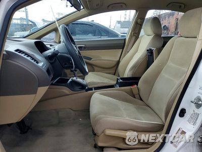 Zdjęcie 7 z 12 samochodu: 2008 HONDA CIVIC LX VIN:2HGFA16528H328867 - miniatura