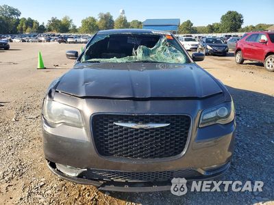 Czwarte zdjęcie samochodu z boku: 2019 CHRYSLER 300 S VIN:2C3CCAGG2KH539820 - miniatura