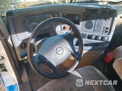 Zdjęcie 8 z 13 samochodu: 2017 FREIGHTLINER CASCADIA TOTER TRUCK VIN:1FVAGDBG7HLJE1482 - miniatura