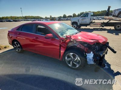 Czwarte zdjęcie samochodu z boku: 2023 HYUNDAI ELANTRA LIMITED VIN:5NPLP4AG3PH107665 - miniatura
