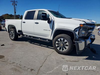 Czwarte zdjęcie samochodu z boku: 2024 CHEVROLET SILVERADO K2500 CUSTOM VIN:2GC4YME72R1218160 - miniatura