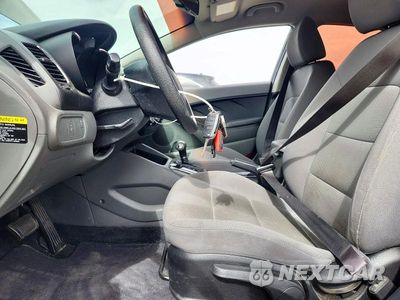 Zdjęcie 7 z 13 samochodu: 2017 KIA FORTE LX VIN:3KPFK4A7XHE131222 - miniatura