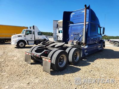Trzecie zdjęcie samochodu z tyłu: 2015 VOLVO VNL SEMI TRUCK VIN:4V4NC9EH7FN177001 - miniatura