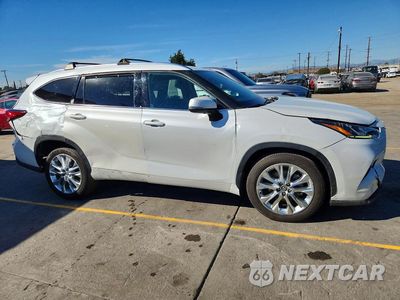 Czwarte zdjęcie samochodu z boku: 2022 TOYOTA HIGHLANDER LIMITED VIN:5TDDZRBH0NS214439 - miniatura