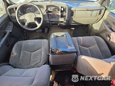 Zdjęcie 8 z 12 samochodu: 2005 CHEVROLET SILVERADO C2500 HEAVY DUTY VIN:1GCHC23U25F800128 - miniatura