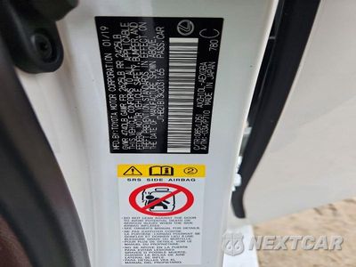 Zdjęcie 12 z 12 samochodu: 2019 LEXUS ES 300H VIN:JTHB21B13K2031165 - miniatura