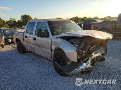 Czwarte zdjęcie samochodu z boku: 2005 CHEVROLET SILVERADO C1500 VIN:2GCEC13TX51257106 - miniatura
