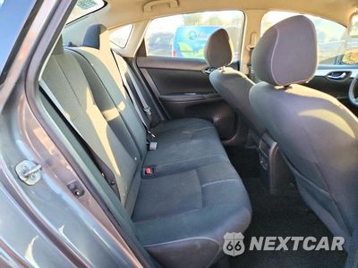 Zdjęcie 10 z 12 samochodu: 2018 NISSAN SENTRA S VIN:3N1AB7APXJY326062 - miniatura