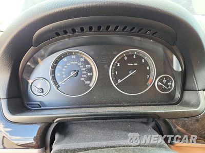 Zdjęcie 9 z 12 samochodu: 2013 BMW 528 XI VIN:WBAXH5C51DD112264 - miniatura