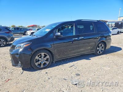 2018 TOYOTA SIENNA SE 8-PASSENGER 5TDXZ3DC2JS955438 - główne zdjęcie licytacji z USA - miniatura