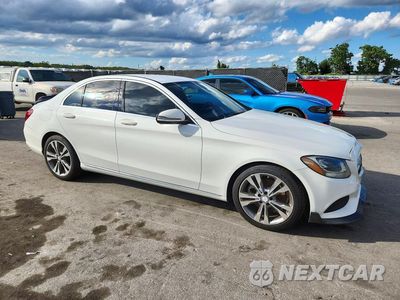 Czwarte zdjęcie samochodu z boku: 2016 MERCEDES-BENZ C 300 VIN:55SWF4JB4GU175197 - miniatura