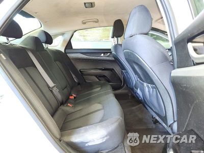 Zdjęcie 10 z 13 samochodu: 2023 KIA K5 LXS VIN:5XXG14J20PG196873 - miniatura