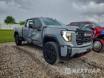 Czwarte zdjęcie samochodu z boku: 2024 GMC SIERRA K2500 AT4 VIN:1GT49PEYXRF334075 - miniatura