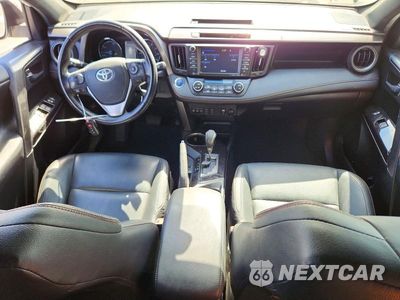 Zdjęcie 8 z 13 samochodu: 2017 TOYOTA RAV4 HV SE VIN:JTMJJREV4HD075878 - miniatura