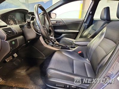 Zdjęcie 7 z 13 samochodu: 2017 HONDA ACCORD SPORT VIN:1HGCR2F52HA092351 - miniatura