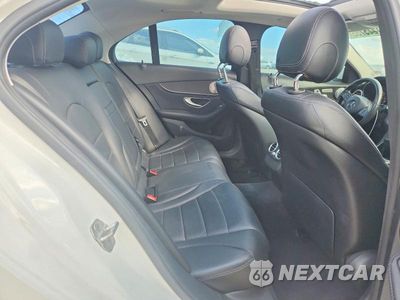Zdjęcie 10 z 12 samochodu: 2015 MERCEDES-BENZ C 300 4MATIC VIN:55SWF4KB3FU082488 - miniatura