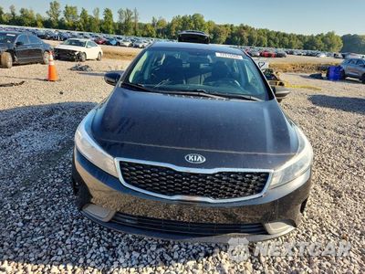 Piąte zdjęcie samochodu w środku: 2017 KIA FORTE LX VIN:3KPFK4A79HE078285 - miniatura