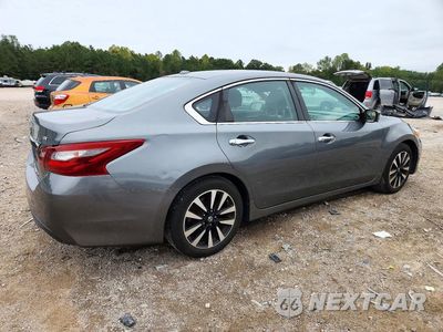 Trzecie zdjęcie samochodu z tyłu: 2018 NISSAN ALTIMA 2.5 SV VIN:1N4AL3AP1JC208337 - miniatura