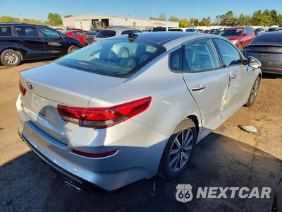 Trzecie zdjęcie samochodu z tyłu: 2020 KIA OPTIMA EX VIN:5XXGU4L11LG394268 - miniatura
