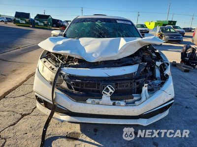 Piąte zdjęcie samochodu w środku: 2019 HONDA CIVIC EX VIN:19XFC1F39KE010870 - miniatura