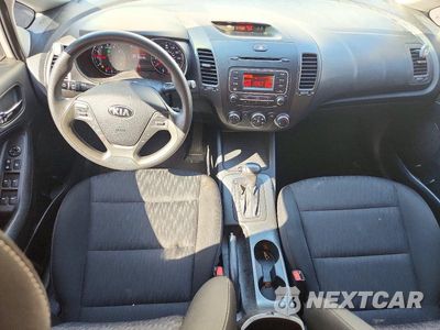 Zdjęcie 8 z 12 samochodu: 2016 KIA FORTE LX VIN:KNAFK4A69G5569972 - miniatura